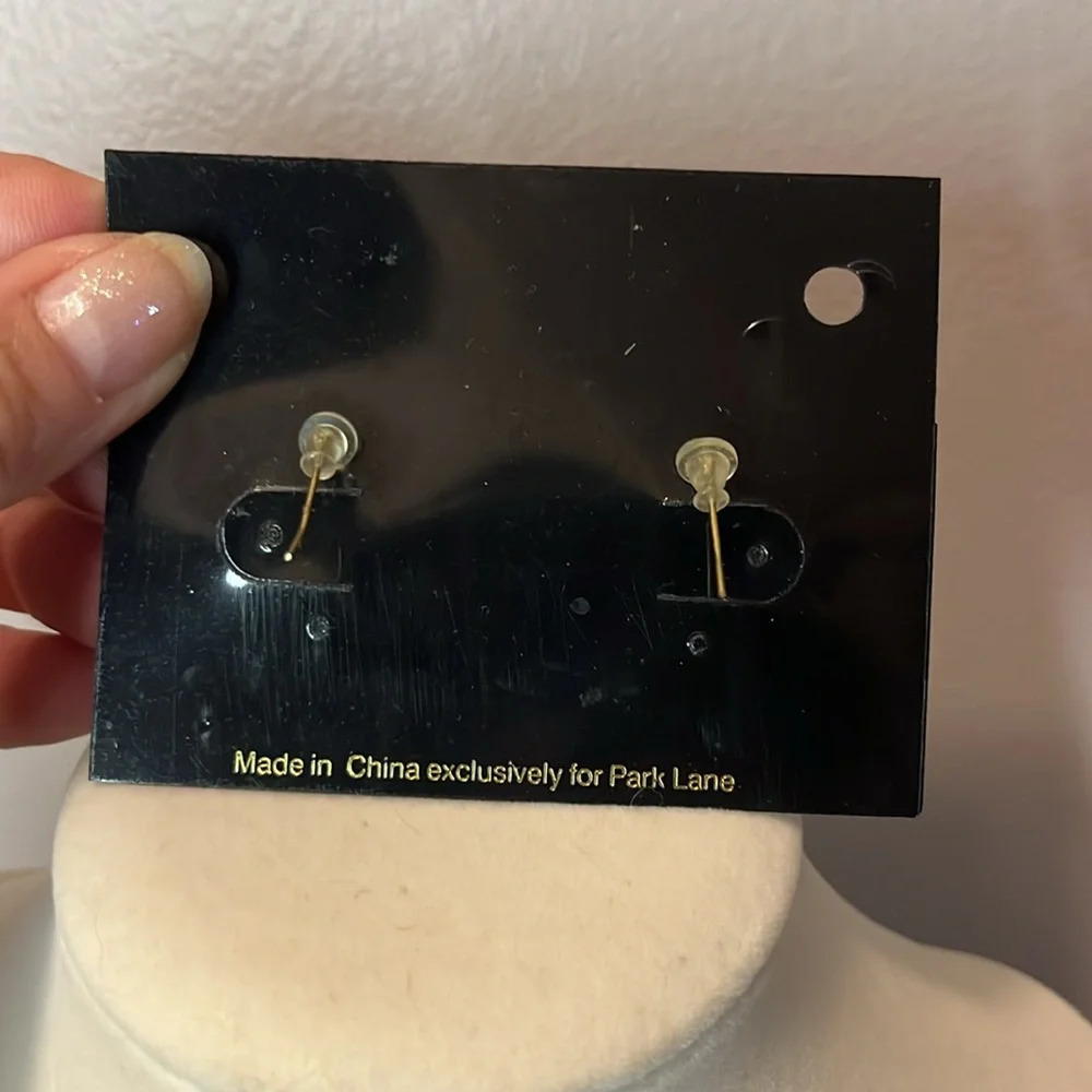 Vintage Park Lane Pierced Earrings - Picture 3 of 3